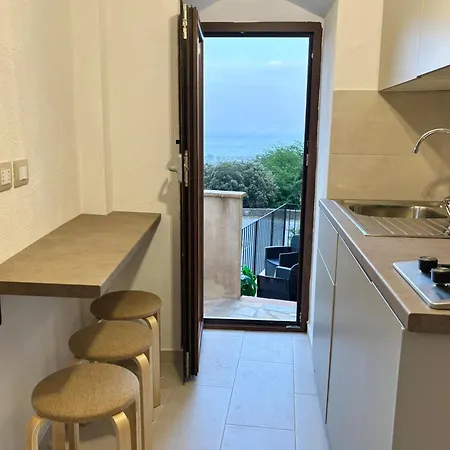 Casa Teresa, Su Un Livello *