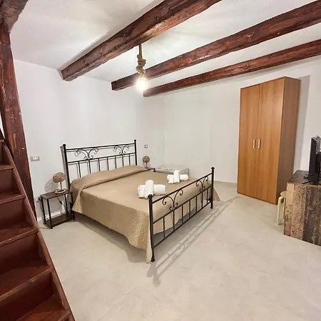 Casa Teresa, Su Un Livello Lägenhet *
